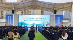 <b>…正在“星火小讲堂”示范课环</b>